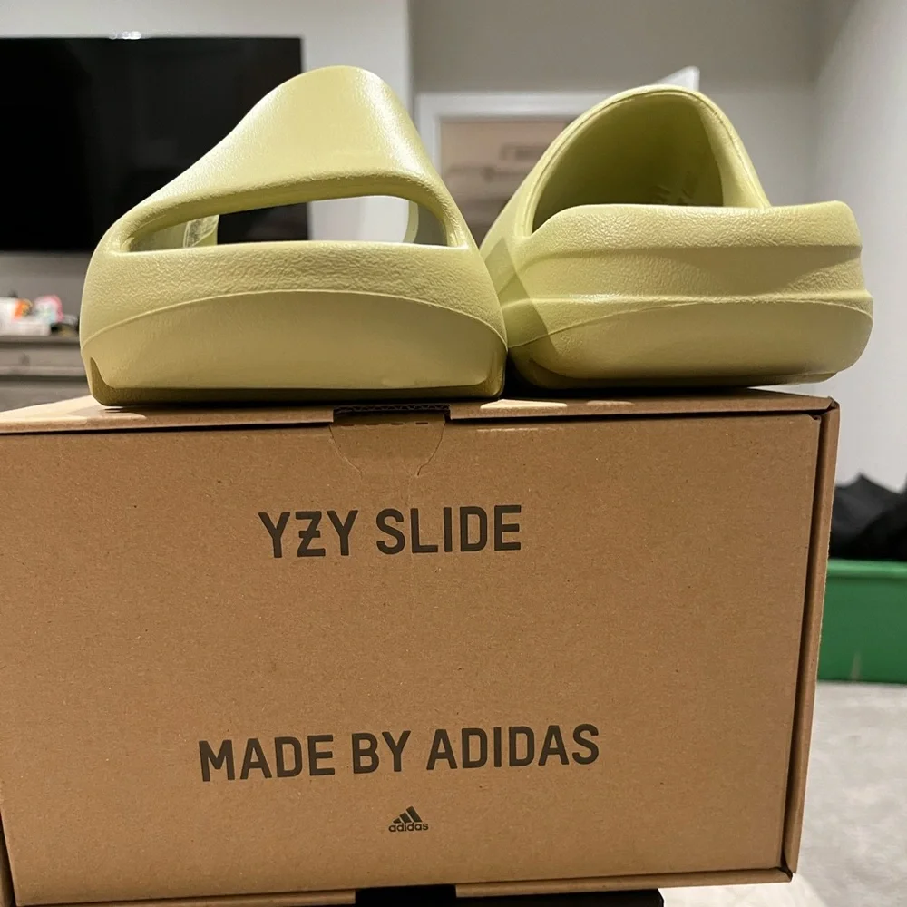 Resin Yeezy Slides - Picture 2 of 4